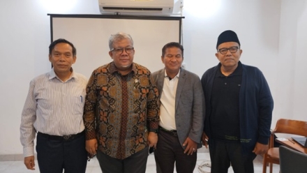 Pertemun Wamen Perumahan Fahri Hmazah dengan dengan Dekan FT dan Kaprodi Arsitektur dalam rangka penjajakan kerjasama perumahan dosen dan Tendik