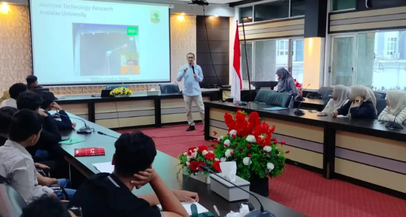 UNAND Campus Explore X SMA Islam As-Shofa Pekanbaru Perkenalkan Kehidupan Akademik dan Teknologi Robotika